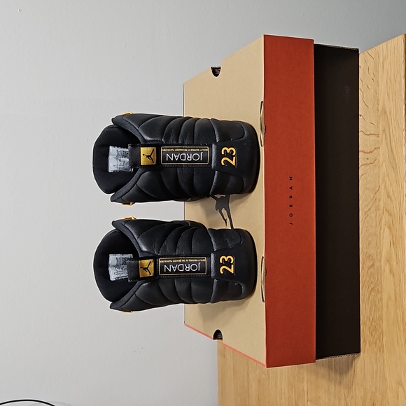 Air Jordan 12 Retro! - Picture 5 of 8